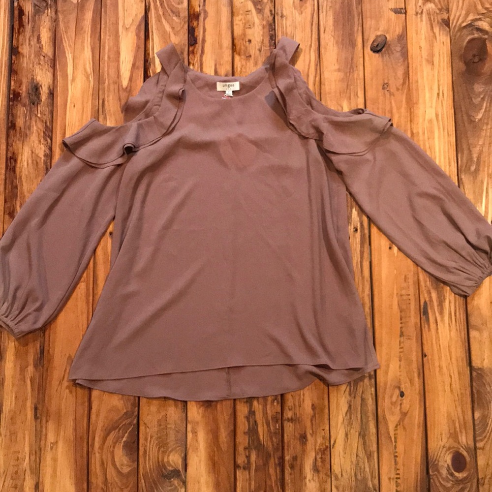 NWT cold shoulder ruffle top.